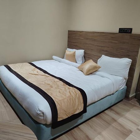 The Velvet Sky Hotel & Resort Bahraich Dış mekan fotoğraf